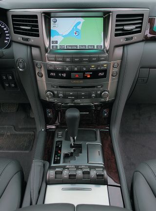 Lexus LX570